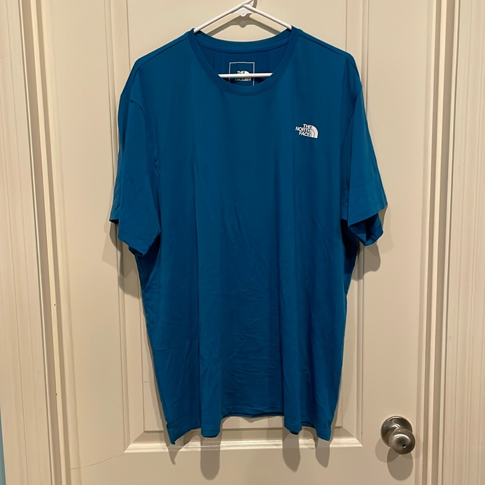 Mens The North Face Performance T-Shirt, size XXL